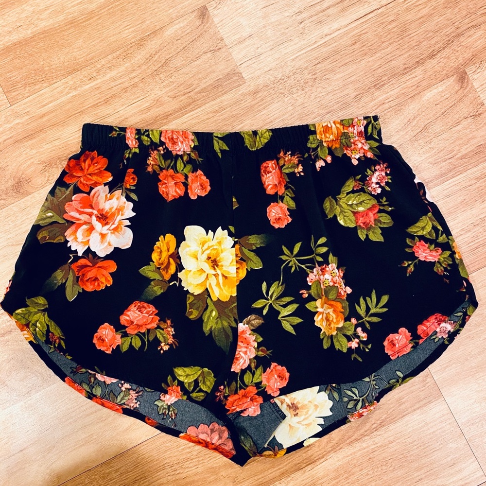 Floral flowy shorts